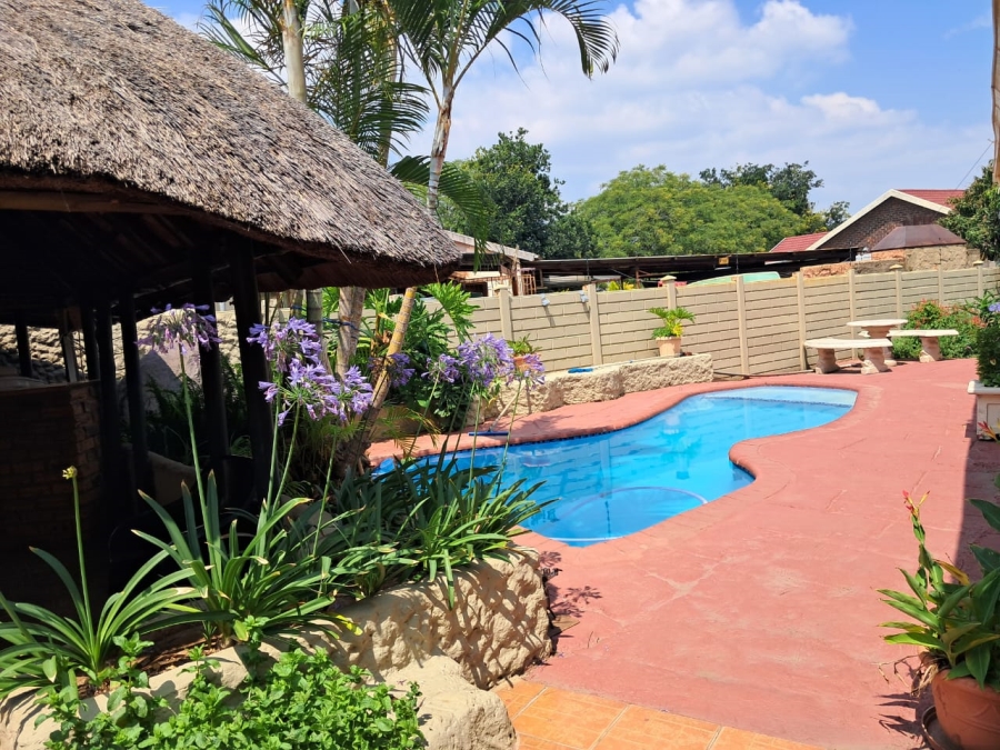 3 Bedroom Property for Sale in Geelhoutpark North West